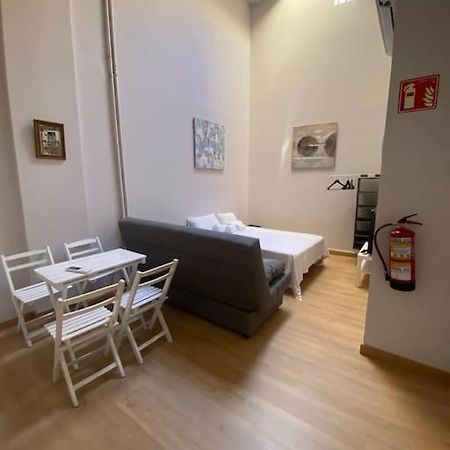 Studio In Barrio Salamanca Madrid Esterno foto